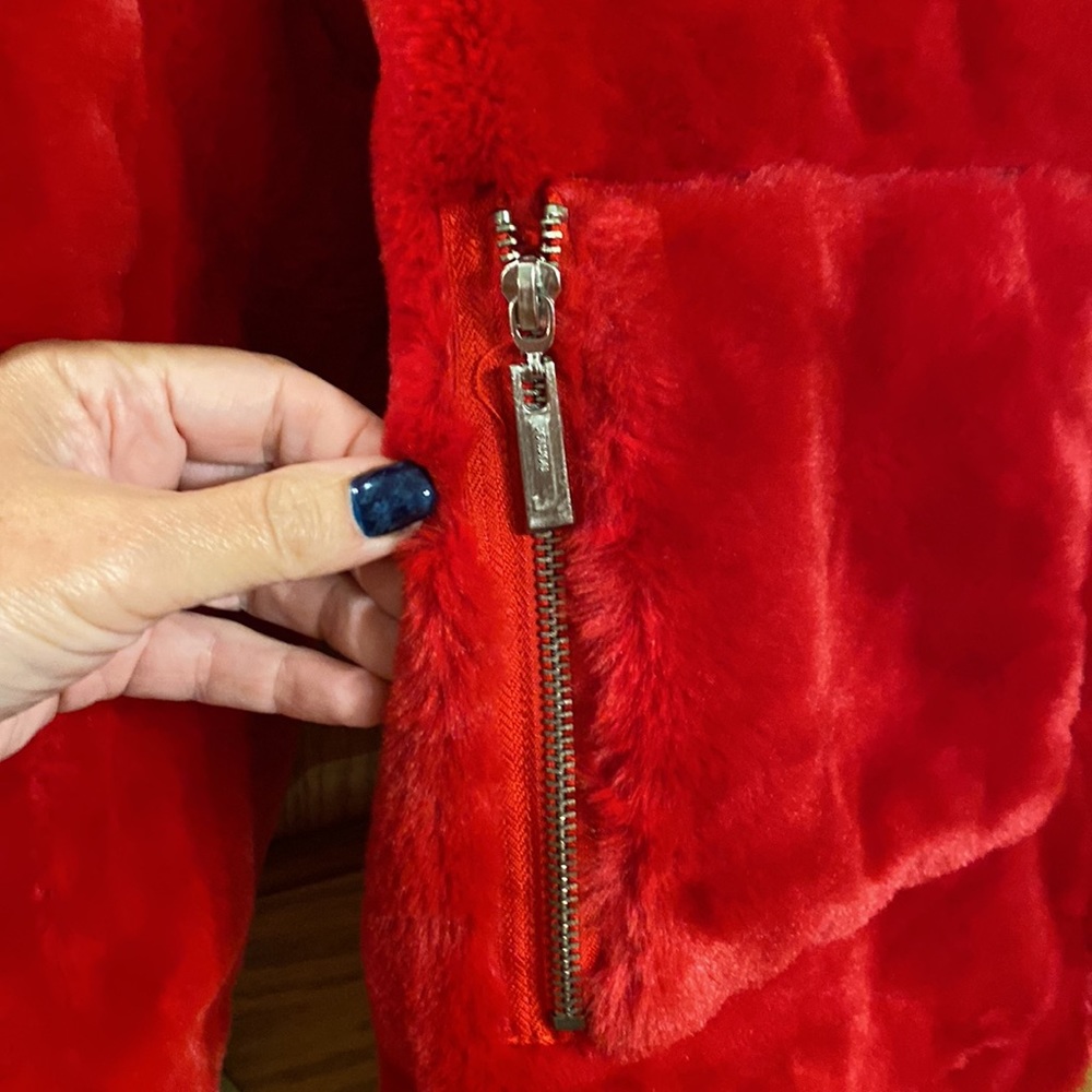 JouJou Juniors red, super soft, faux fur coat with two front functional… - Picture 3 of 11